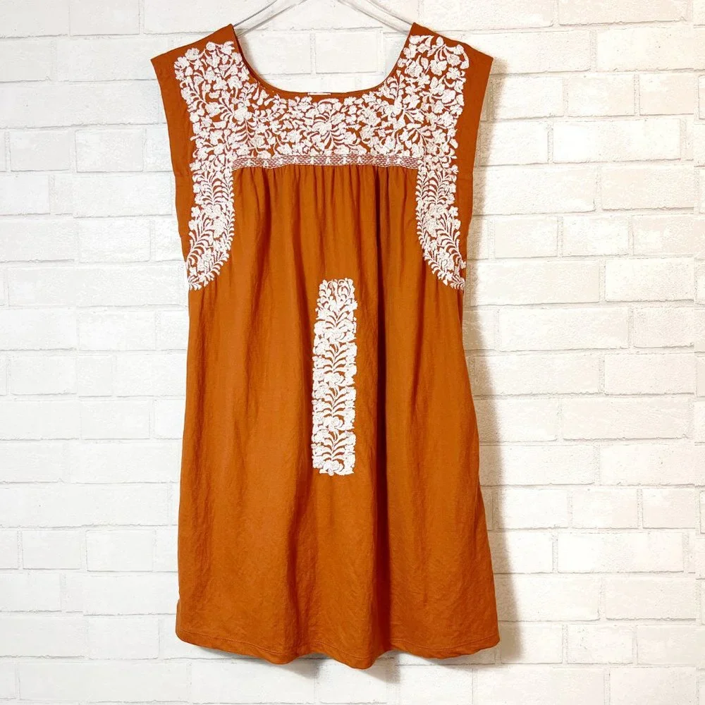 Elegant Sleeveless Orange Dress - Picture 2 of 8